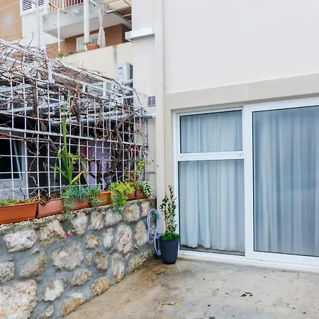 City Getaway - Studio Apartment