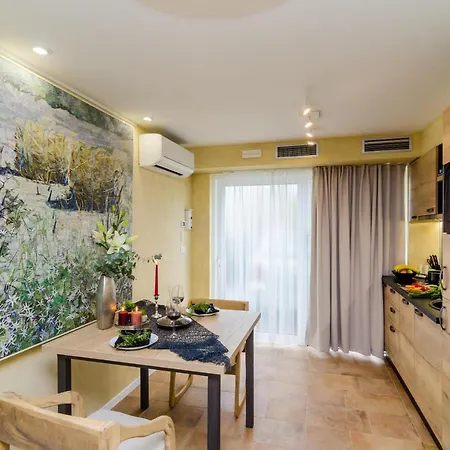 City Getaway - Studio