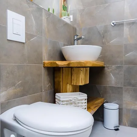 City Getaway - Studio Apartment *